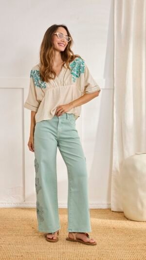 Blusa Mangas Mariposa Con Bordados