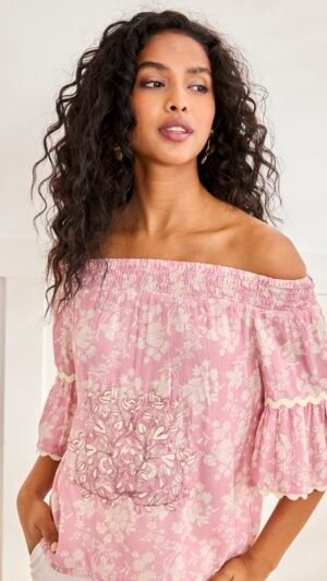 Blusa Con Bordado Tatais