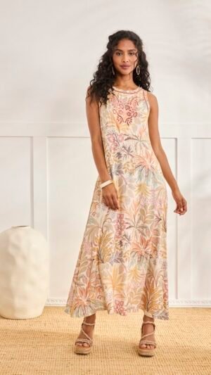 Vestido Largo Bordado Merit