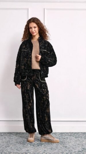Chaqueta con Bordado en Hombros